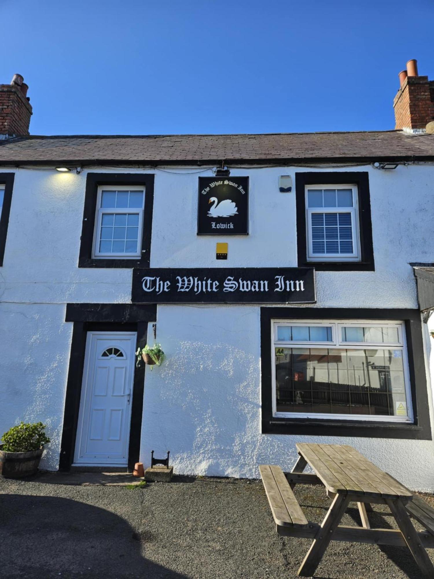 The White Swan Inn Lowick  Kültér fotó
